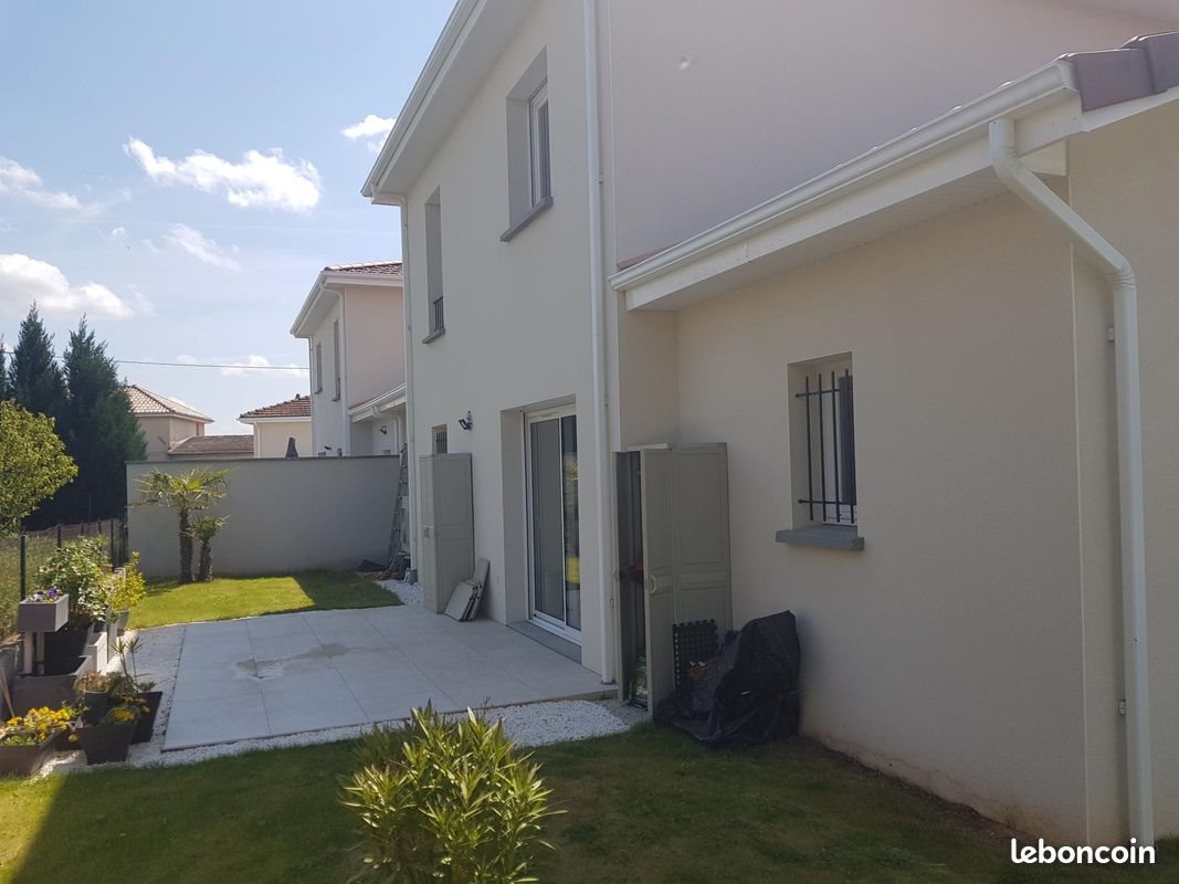 Maison à louer, 110m², Roussillon