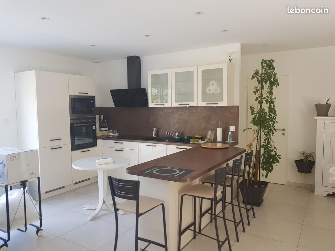 Maison à louer, 110m², Roussillon