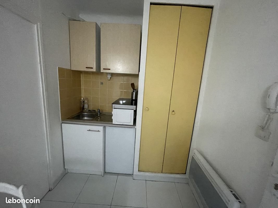 Appartement à louer, 17m², Marseille 8ème