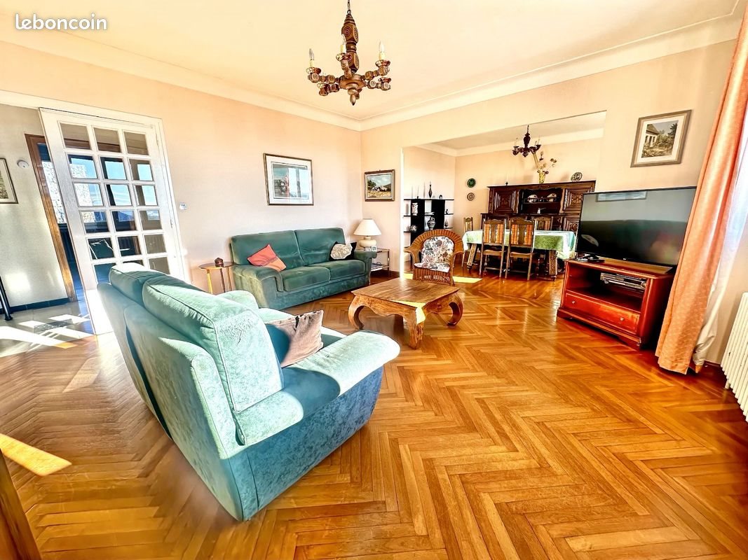 Maison à vendre, 166m², Sainte-Sigolène