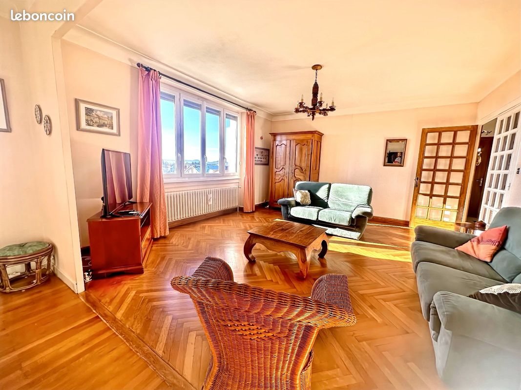 Maison à vendre, 166m², Sainte-Sigolène