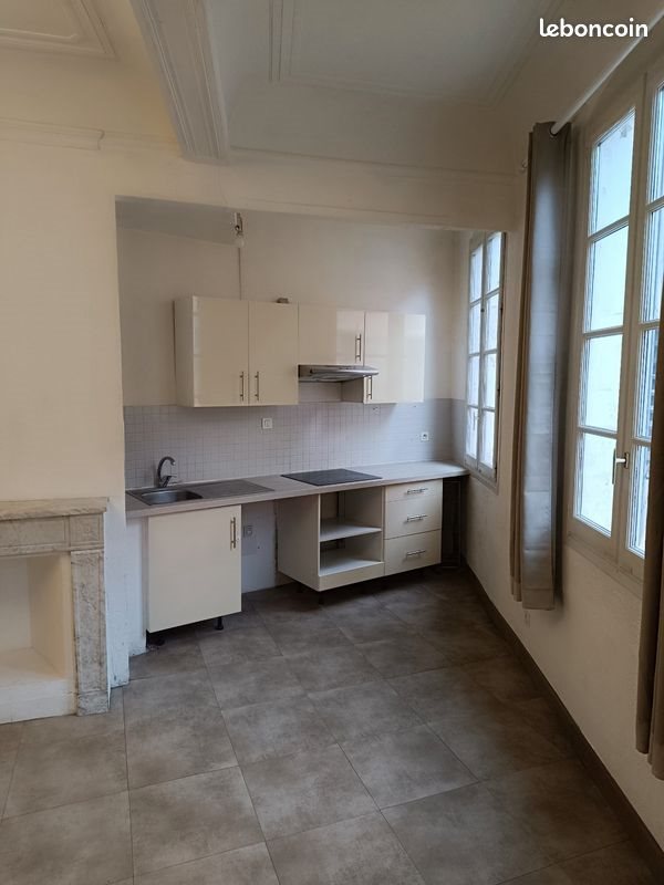Appartement à louer, 55m², Riez