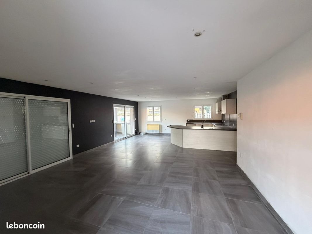 Maison à louer, 160m², Villerest