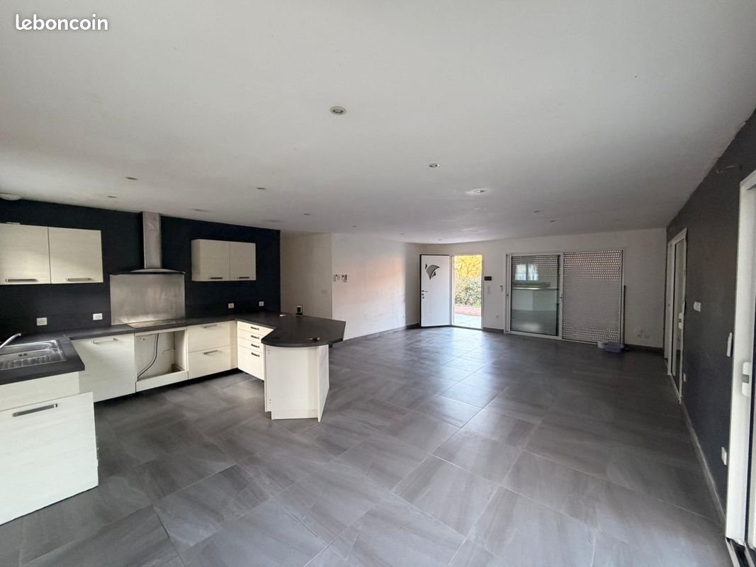 Maison à louer, 160m², Villerest