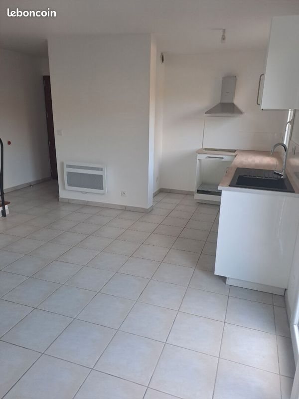 Appartement à louer, 47m², Gémenos