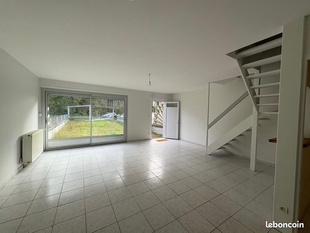 Maison à louer, 93m², Roquefort