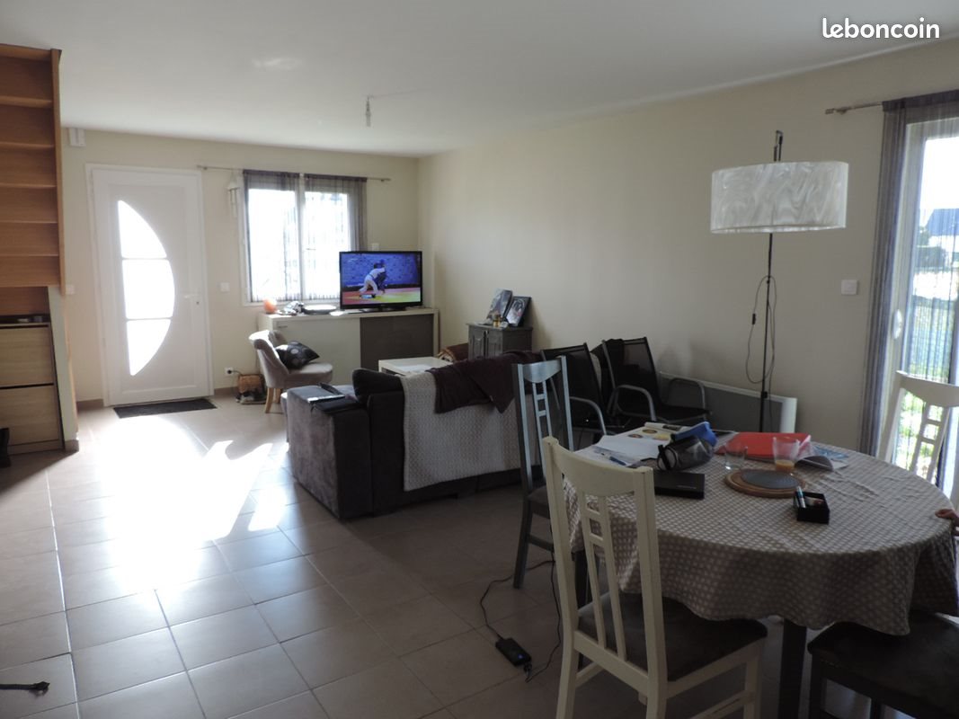 Maison à louer, 110m², Siros