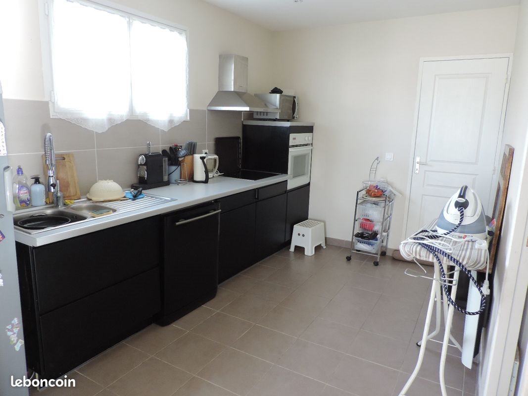 Maison à louer, 110m², Siros