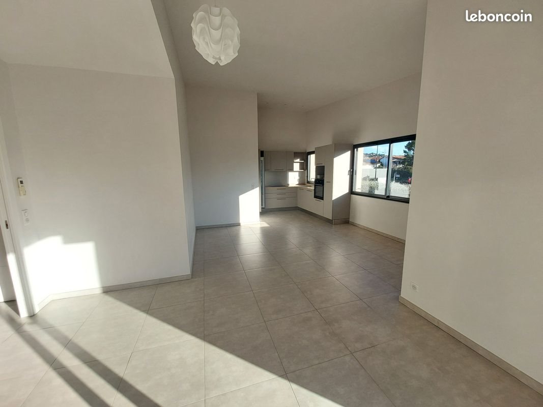 Appartement à louer, 77m², Les Angles