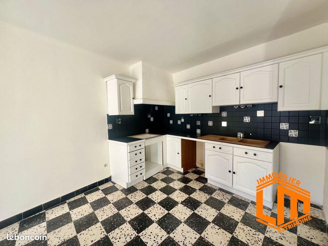 Appartement à louer, 72m², Bessan