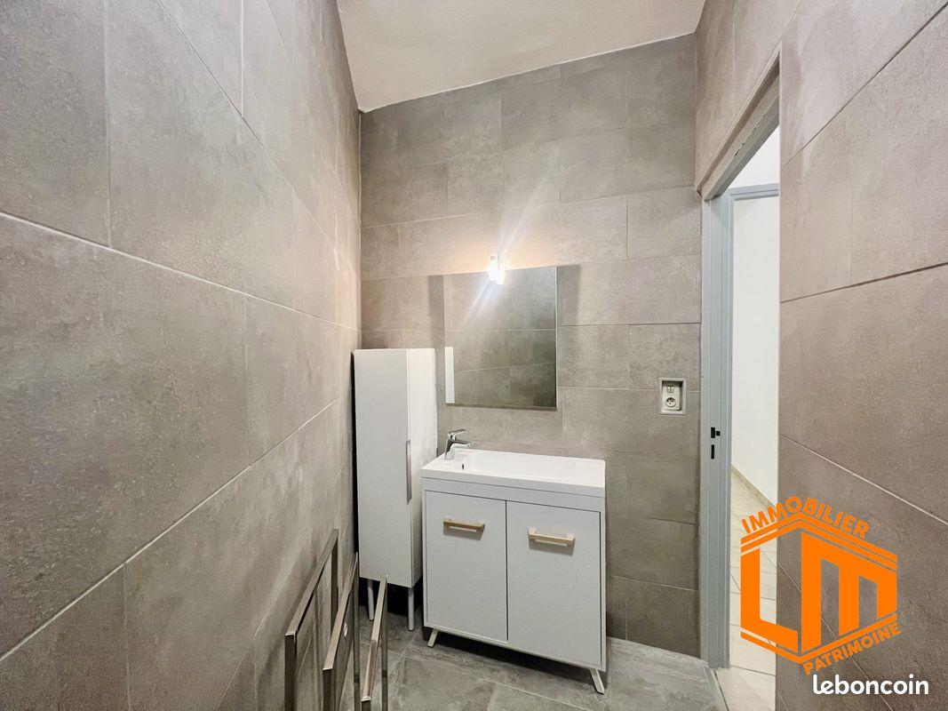 Appartement à louer, 72m², Bessan