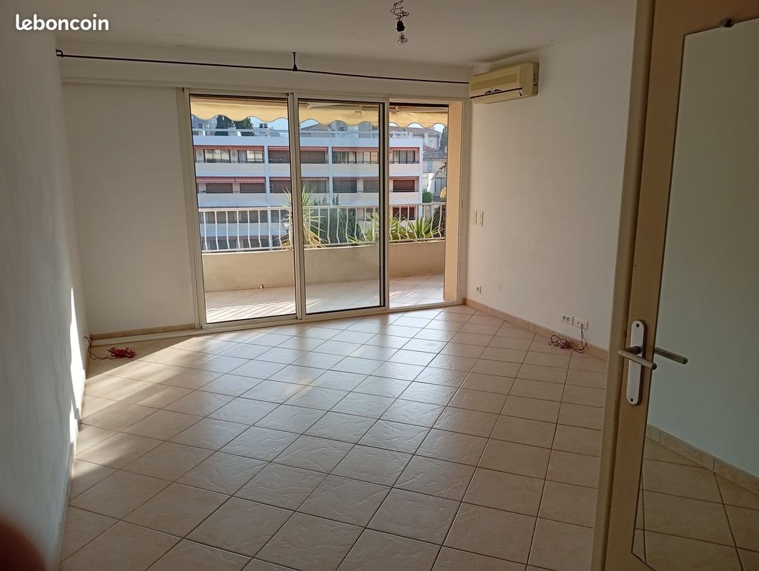 Appartement à louer, 57m², Cassis