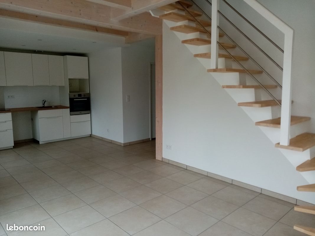 Maison à louer, 91m², Belley