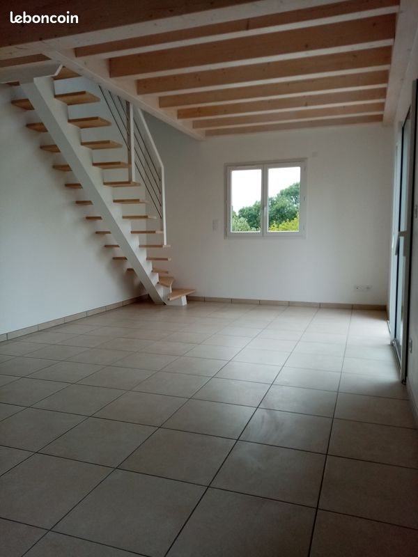 Maison à louer, 91m², Belley