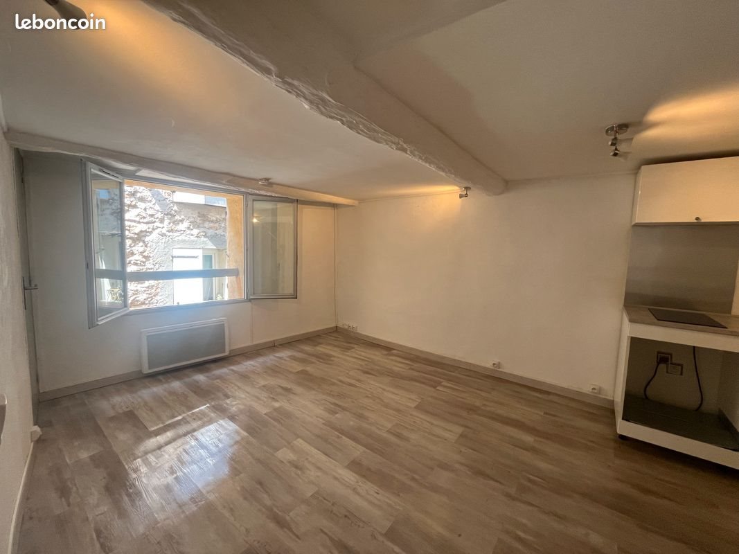 Appartement à louer, 32m², La Roquebrussanne