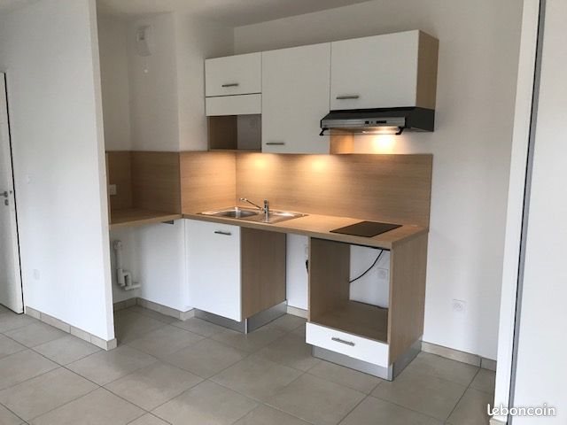 Appartement à louer, 50m², Sathonay-Camp