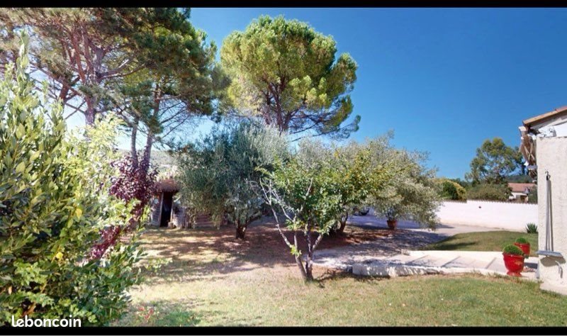 Maison à louer, 20m², Saint-Julien-les-Rosiers