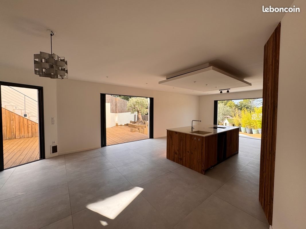 Maison à louer, 140m², Lorgues