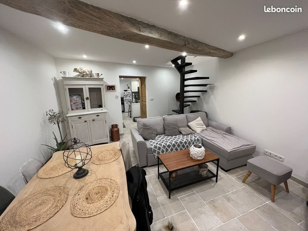 Maison à louer, 67m², Saint-Jean-de-Thurigneux