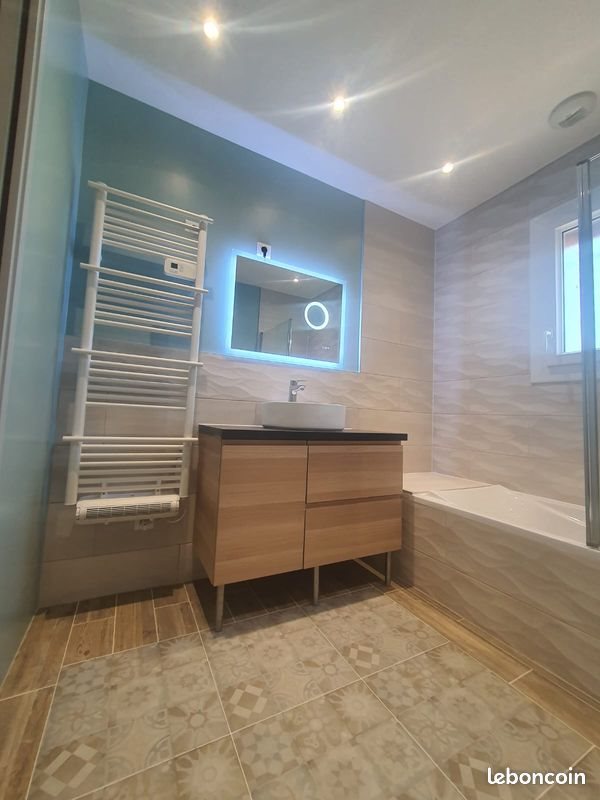 Appartement à louer, 45m², Aubenas