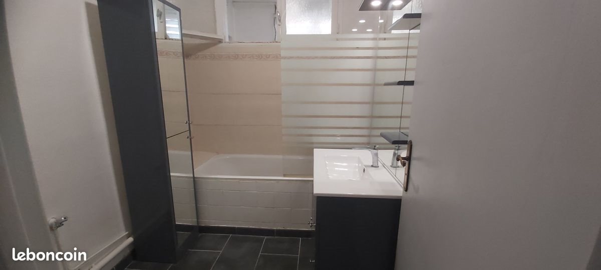 Appartement à louer, 57m², Saint-Paul-Trois-Châteaux