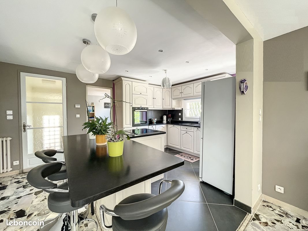 Maison à vendre, 265m², Morières-lès-Avignon