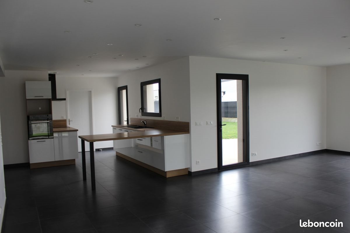 Maison à louer, 151m², Landéhen
