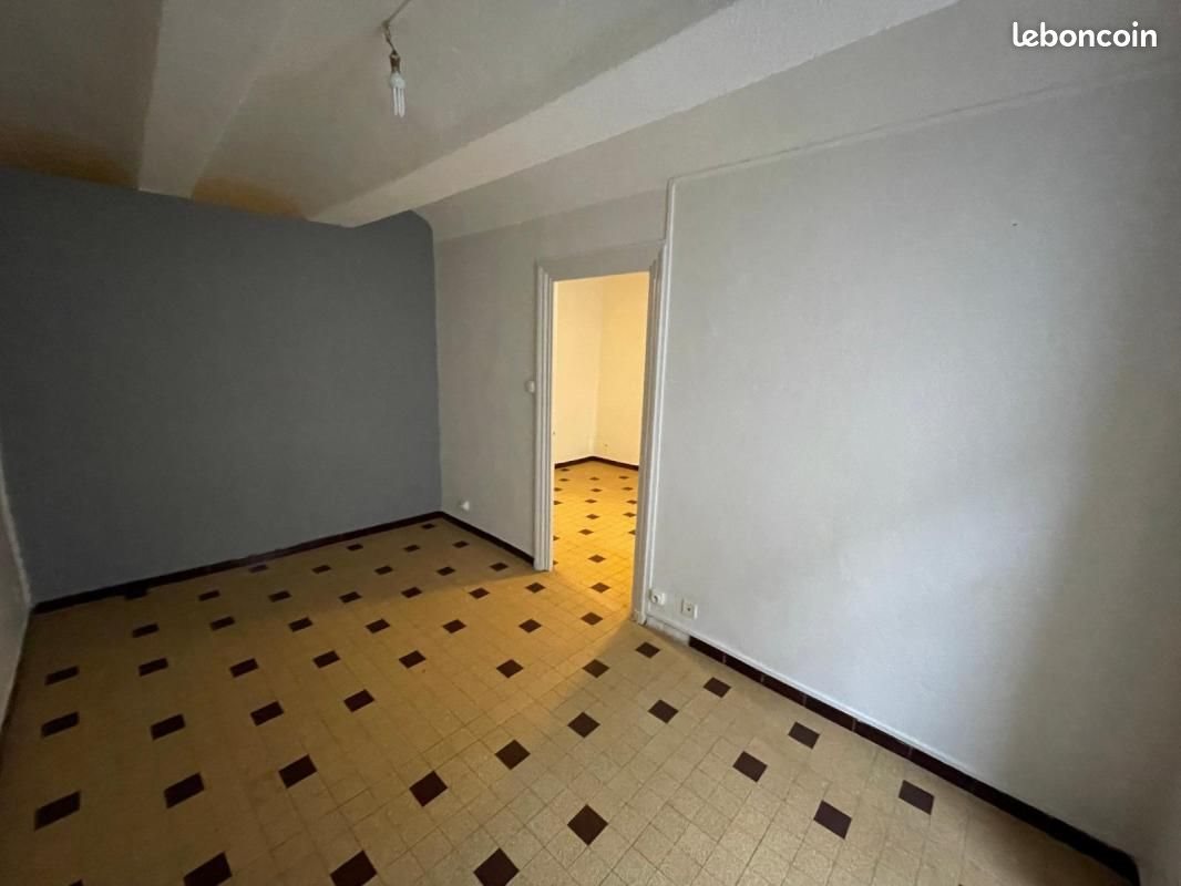 Appartement à louer, 27m², Aubenas