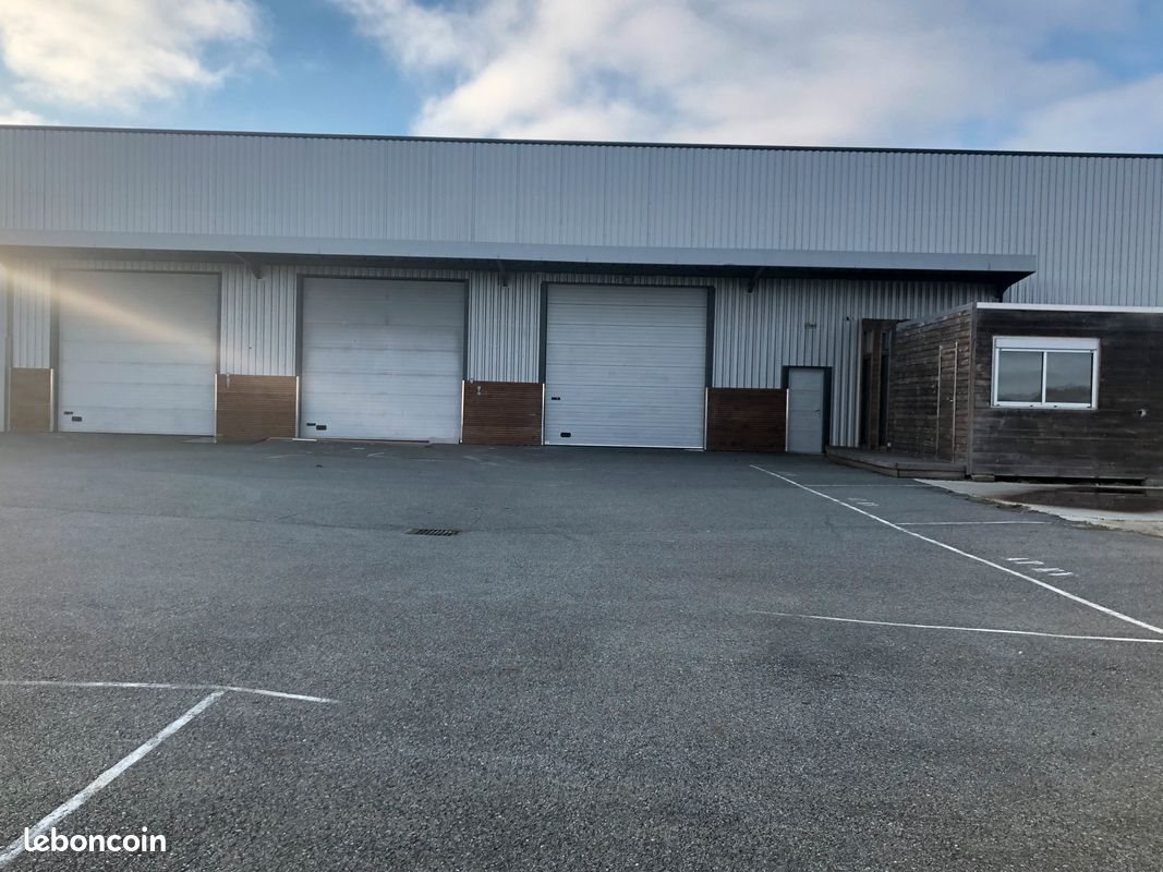 Maison à louer, 760m², Montrabé