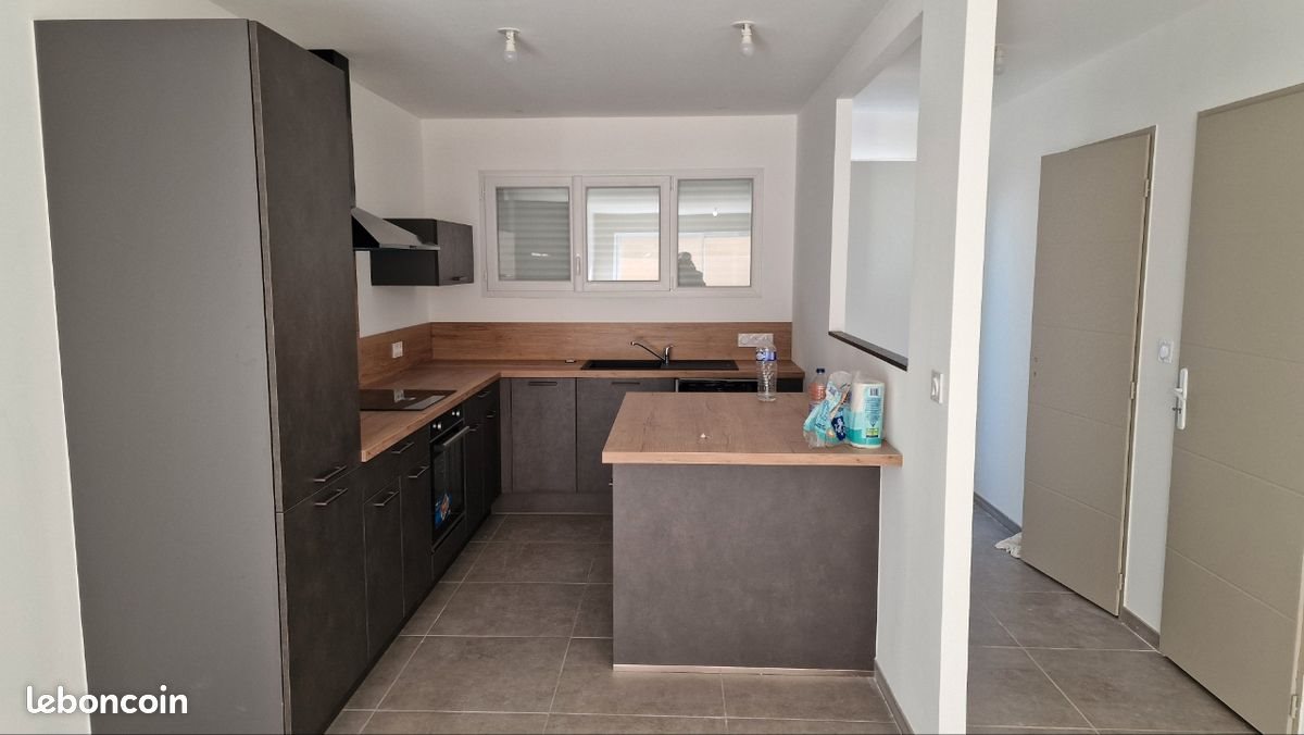 Maison à vendre, 90m², Saint-Mitre-les-Remparts