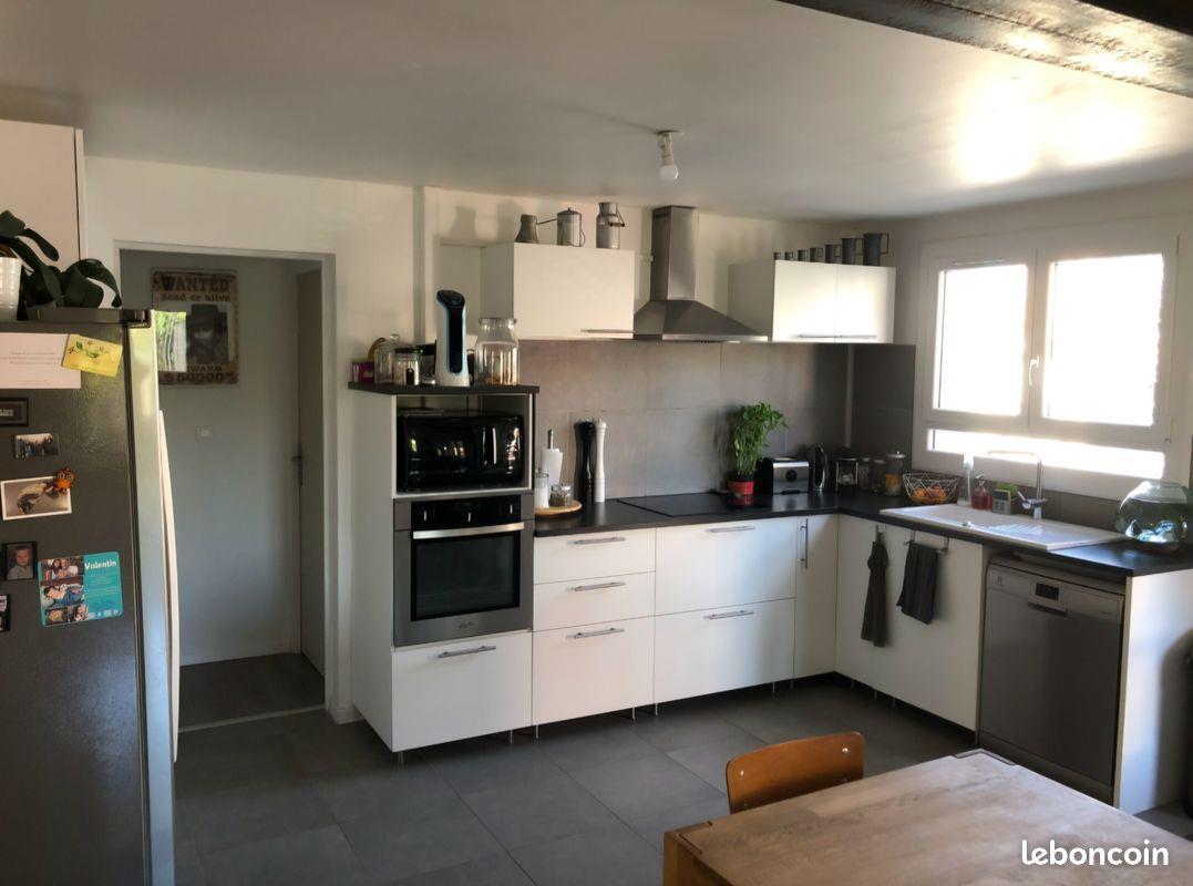 Maison à louer, 105m², Simiane-Collongue