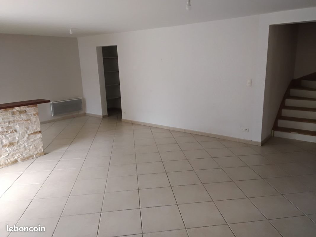 Appartement à louer, 106m², Puygaillard-de-Quercy