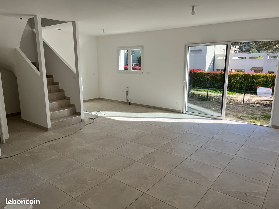 Maison à louer, 86m², Nîmes