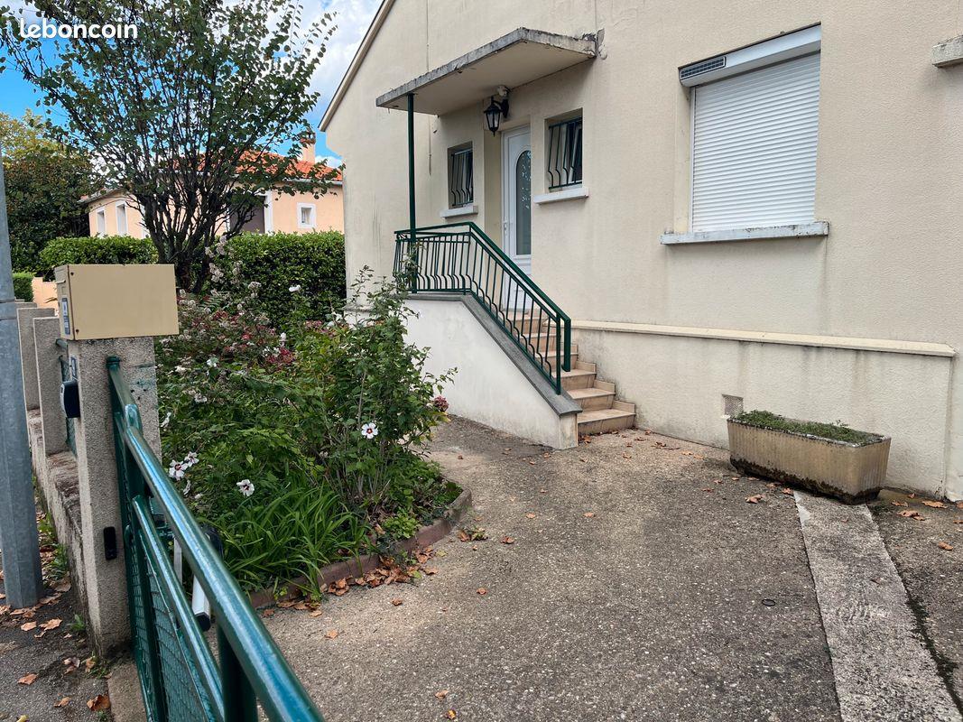 Maison à louer, 83m², Neuville-sur-Saône