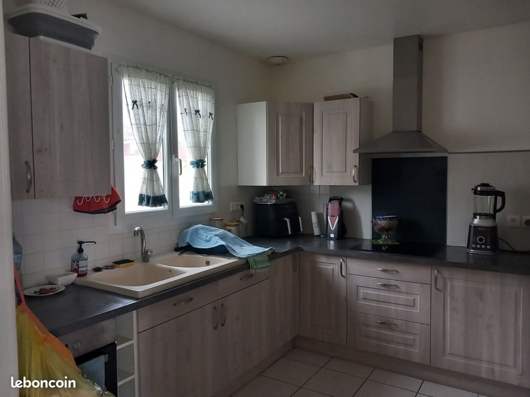 Maison à louer, 120m², Pont-l'Abbé-d'Arnoult