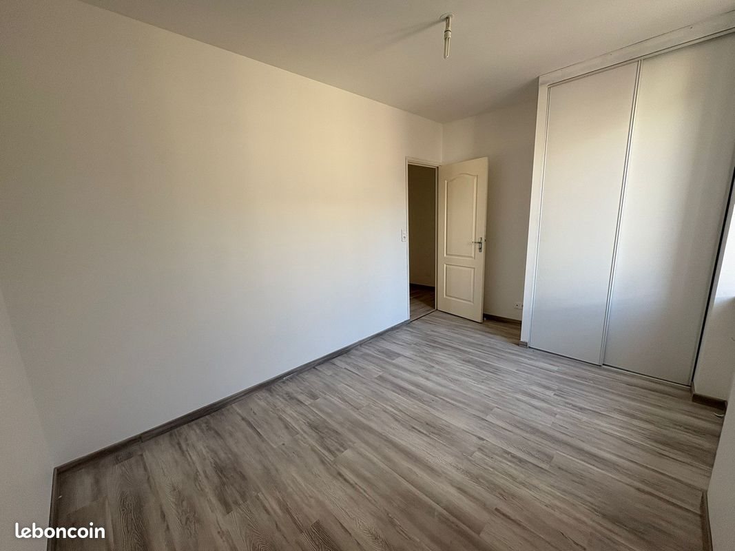 Maison à louer, 87m², Gahard