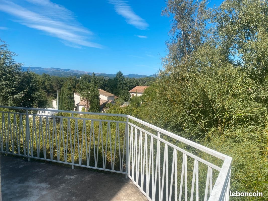 Appartement à louer, 60m², Aubenas