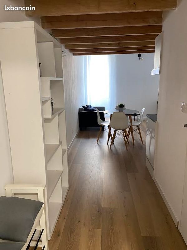 Appartement à louer, 30m², Nîmes