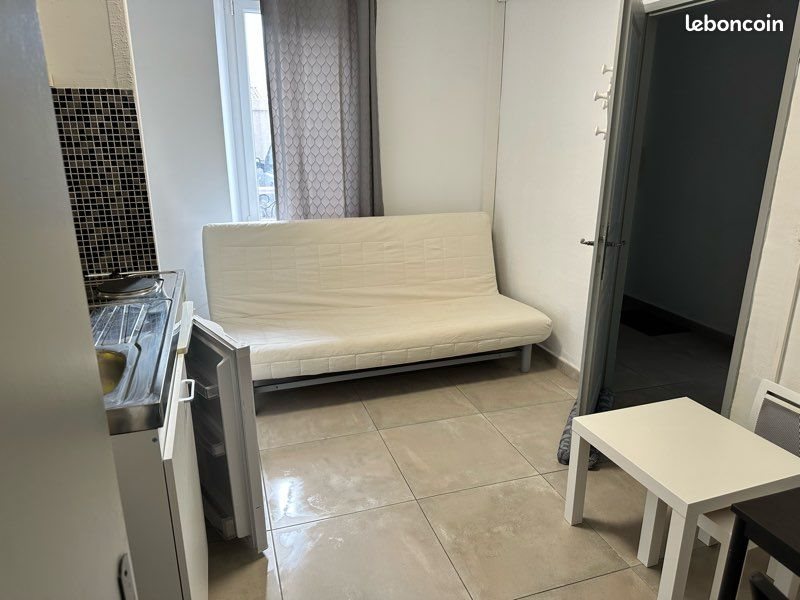 Appartement à louer, 17m², Pélissanne