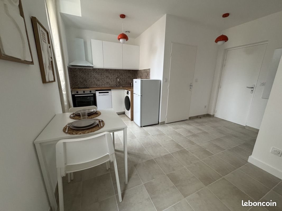 Appartement à louer, 27m², Marseille 6ème