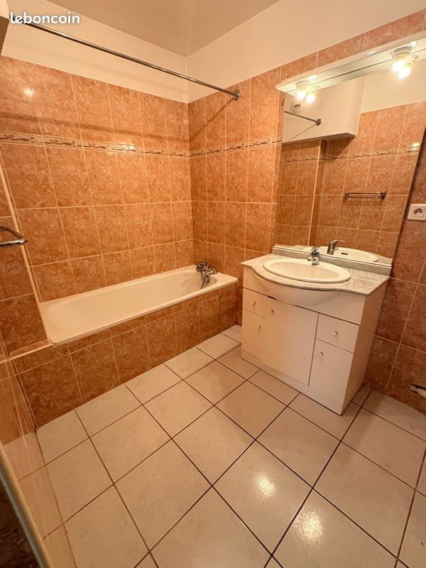 Appartement à louer, 48m², Lunel