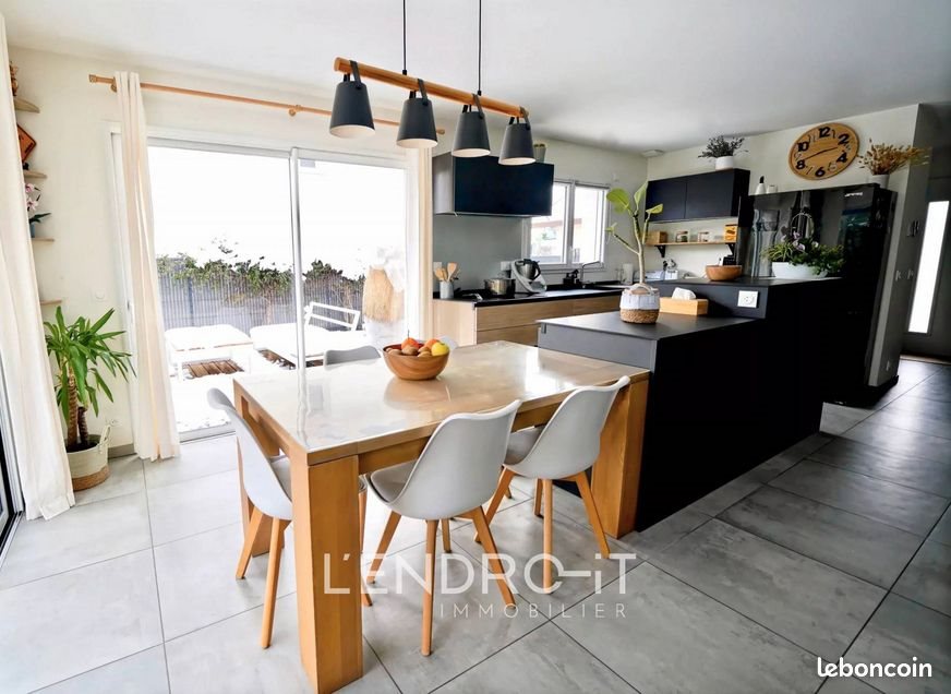 Maison à vendre, 118m², Villaz