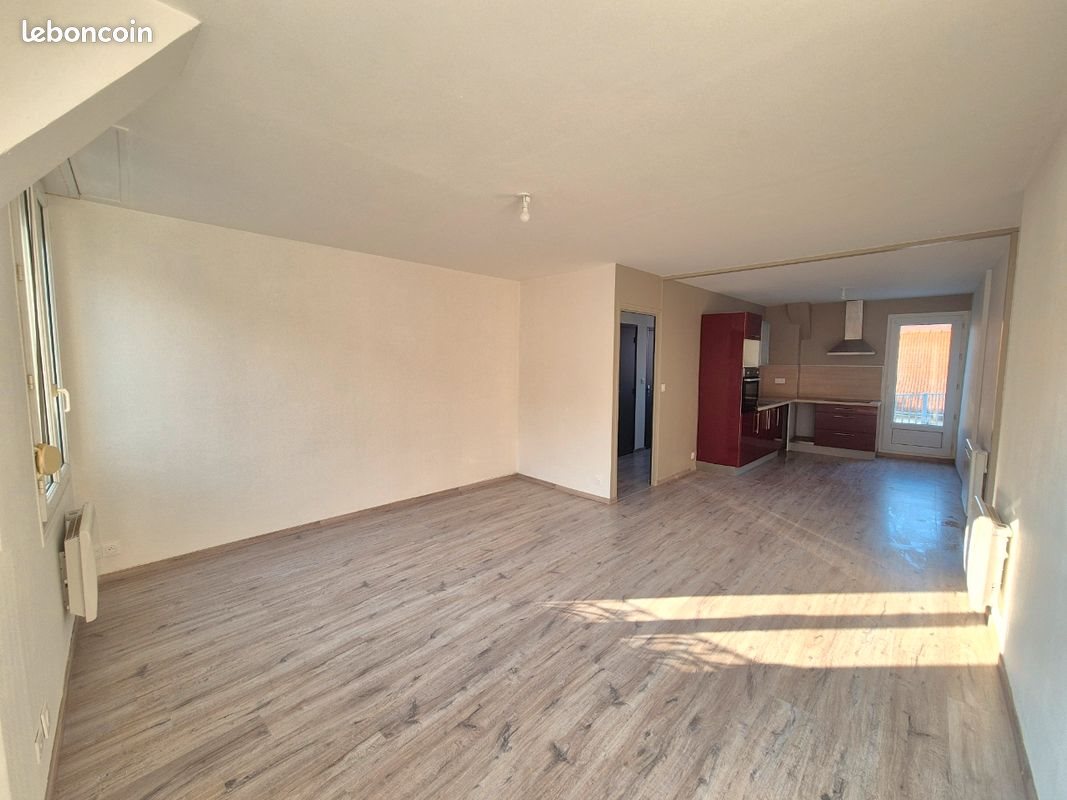 Appartement à louer, 56m², Ay