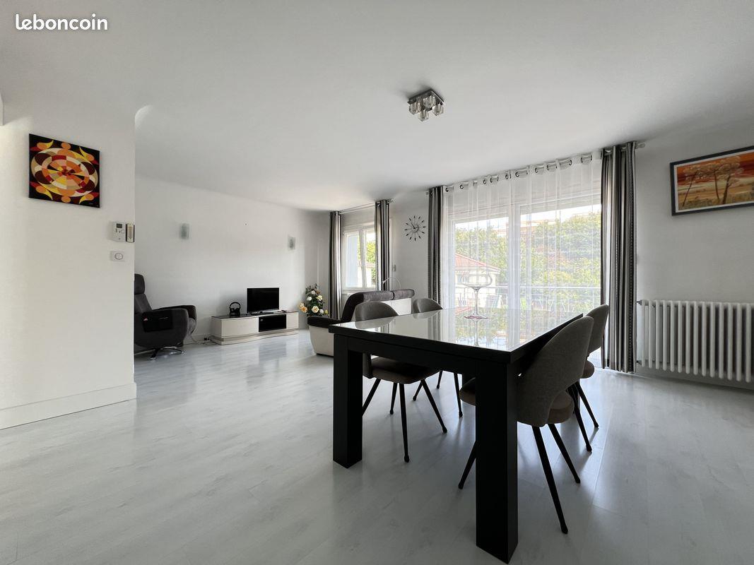 Maison à louer, 152m², Mâcon