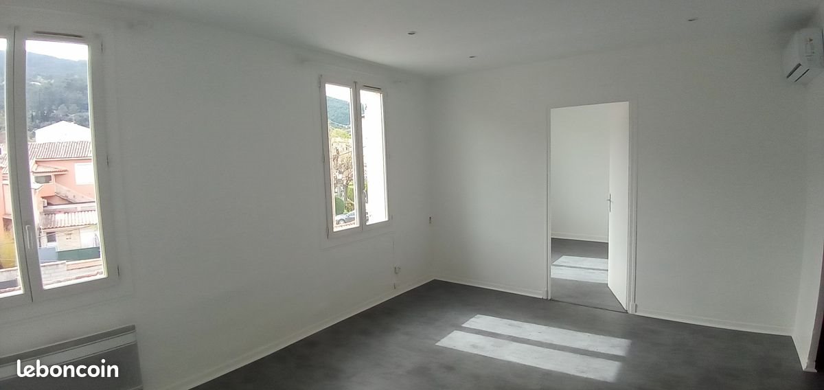 Appartement à louer, 56m², Solliès-Pont