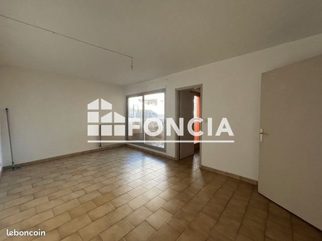 Appartement à louer, 64m², Uzès
