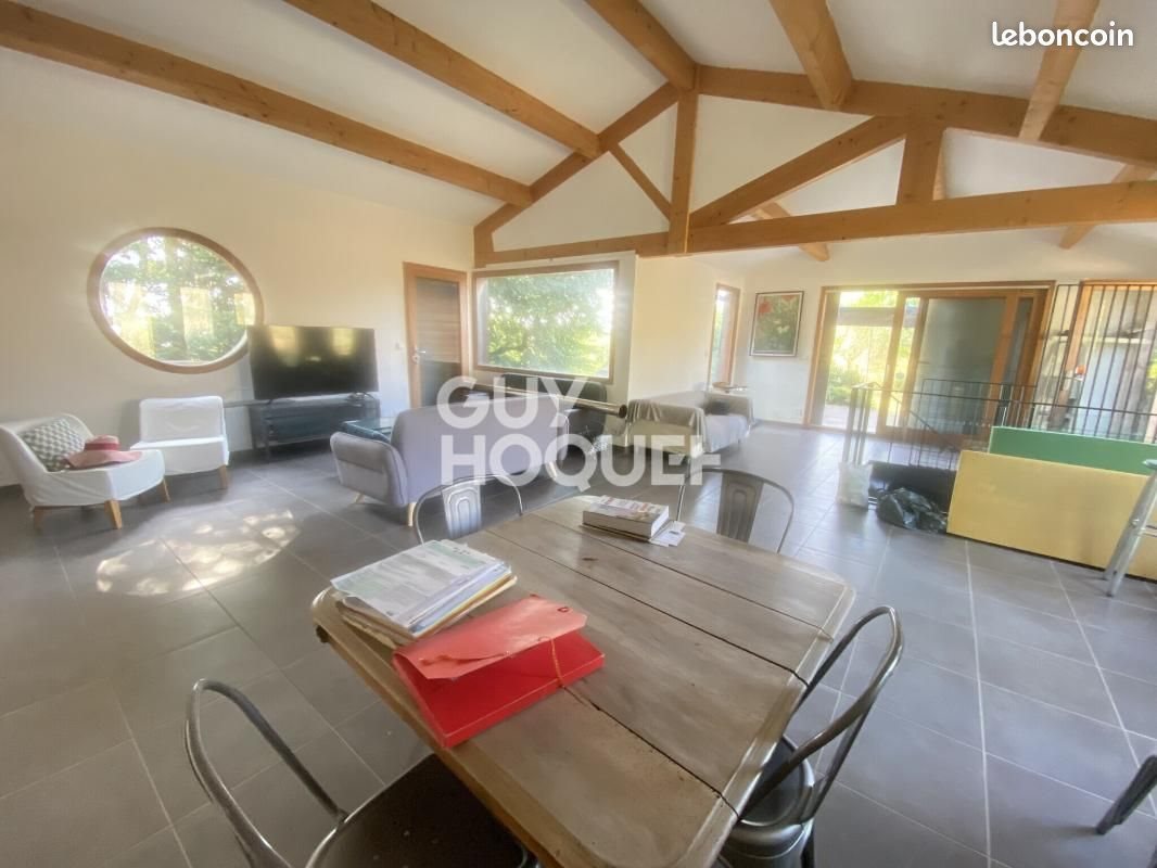 Maison à louer, 231m², Soyons