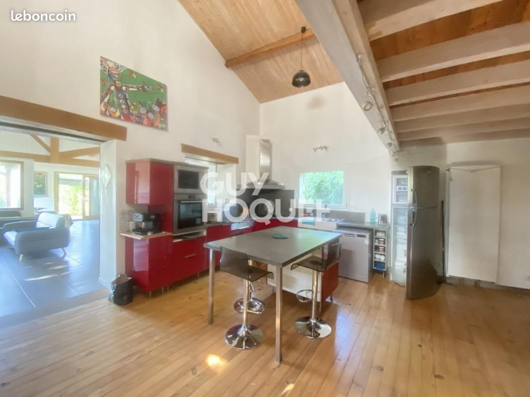 Maison à louer, 231m², Soyons