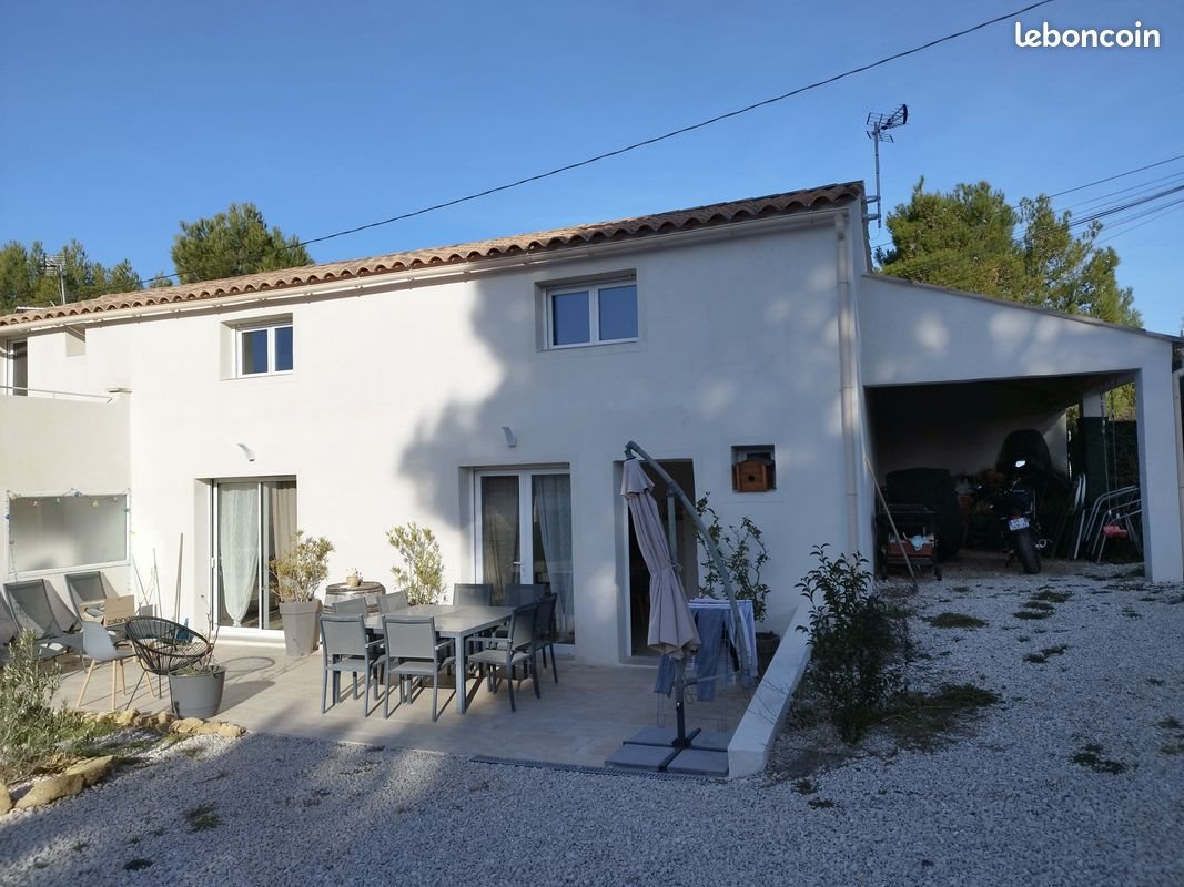 Maison à louer, 140m², Eyguières