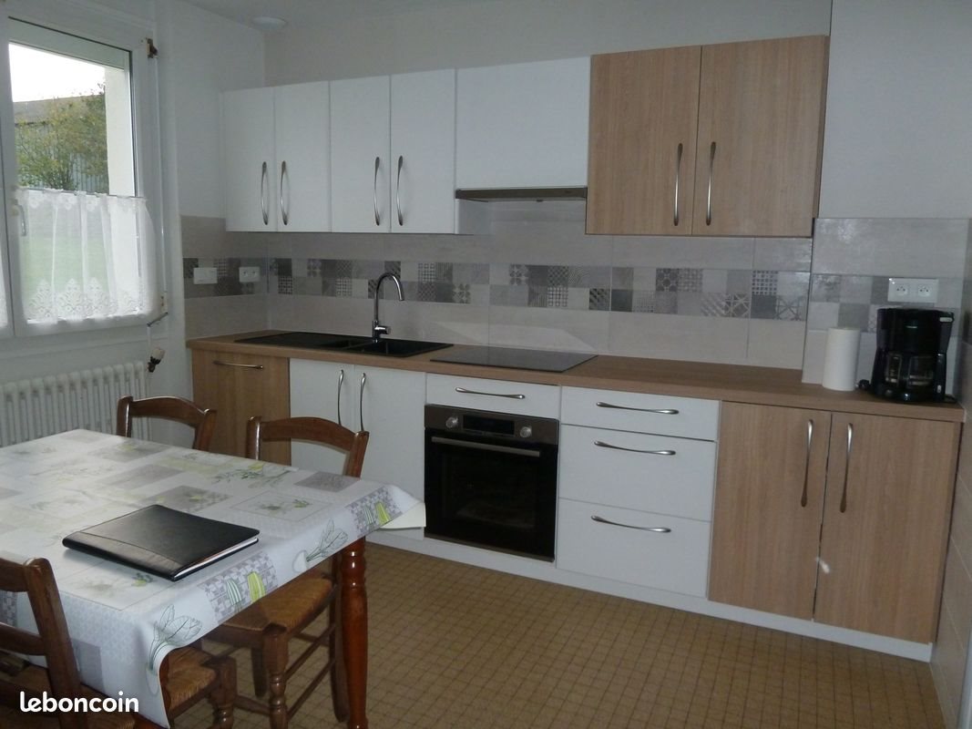 Maison à louer, 93m², Kergloff